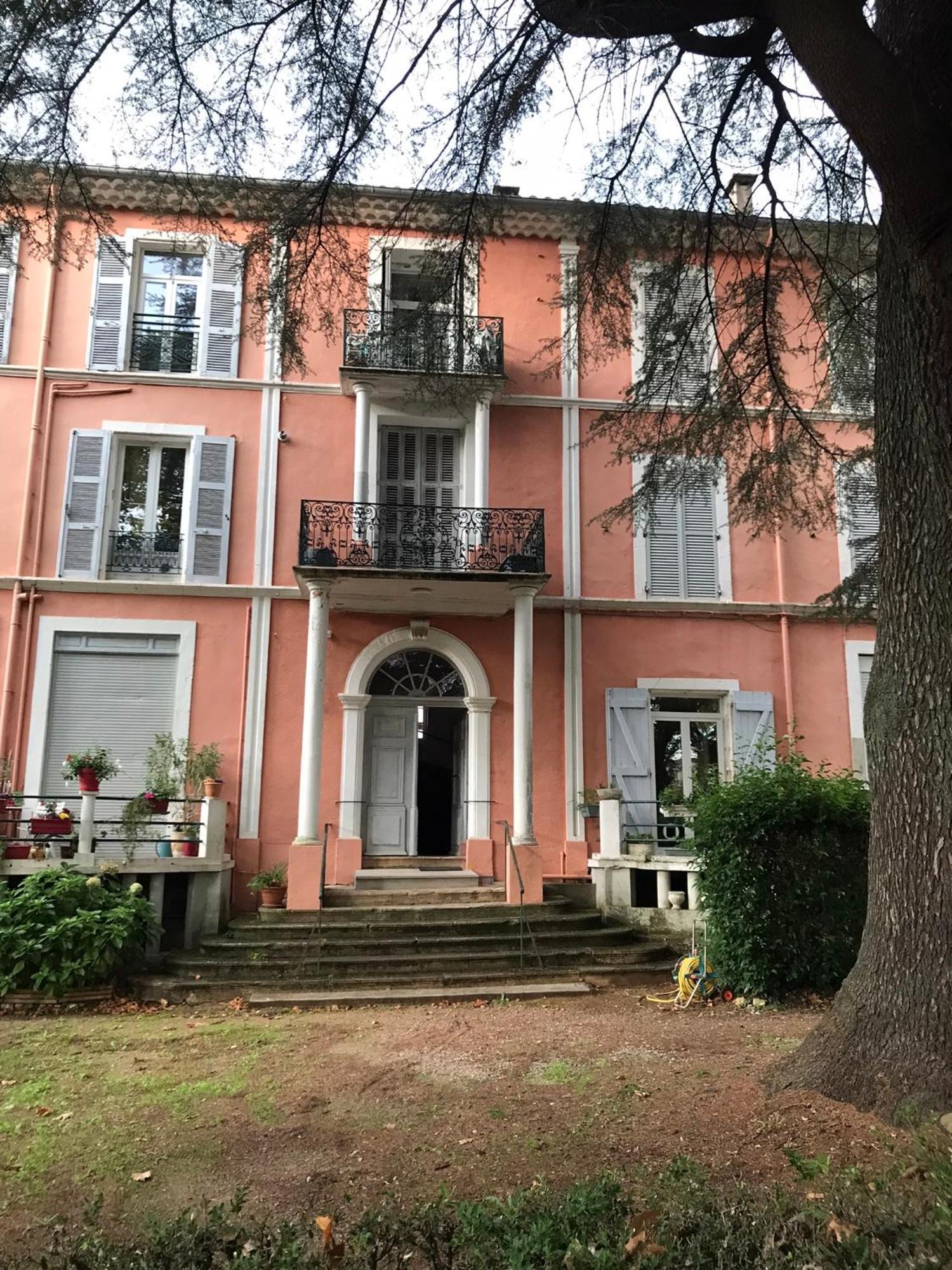 Superbe T2 Dans Un Parc Arbore Apartment *